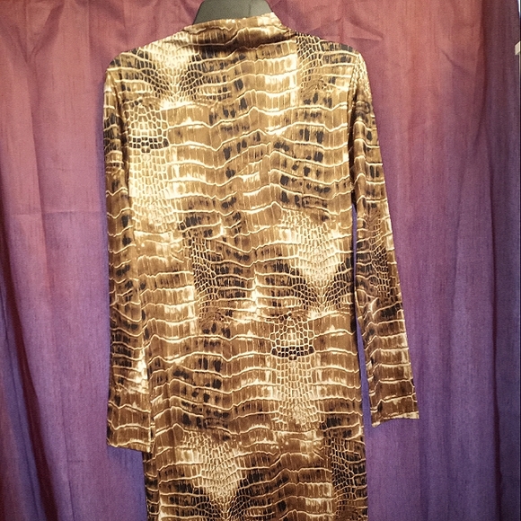 Dress - Picture 2 of 2